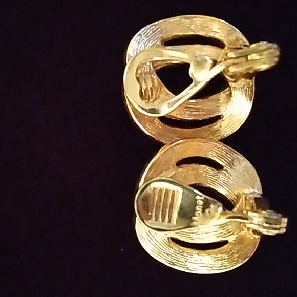 Vintage MONÈT Earrings - Picture 4 of 7
